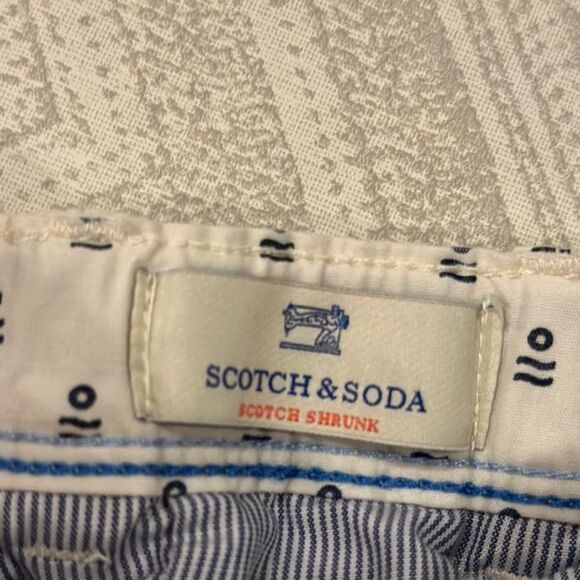 Scotch & Soda Boys Off White and Blue Patterned Shorts - Size 6 - Picture 4 of 6